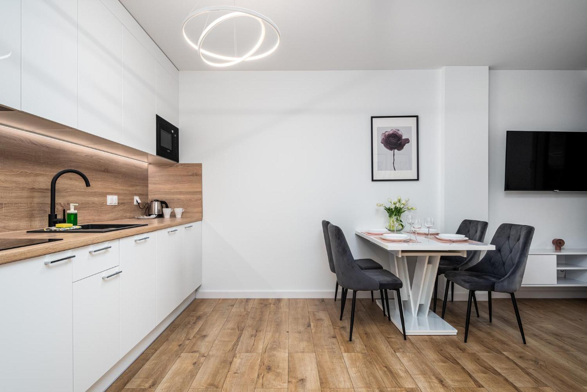 Apartment Pileckiego 59 By Perfect Free Parking Warsaw